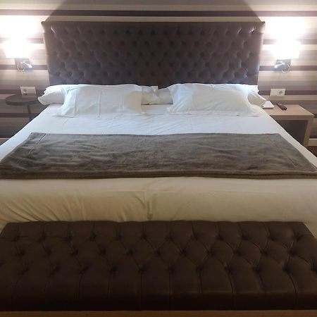 U-Hotel Spa Ciudad De Асторга Экстерьер фото