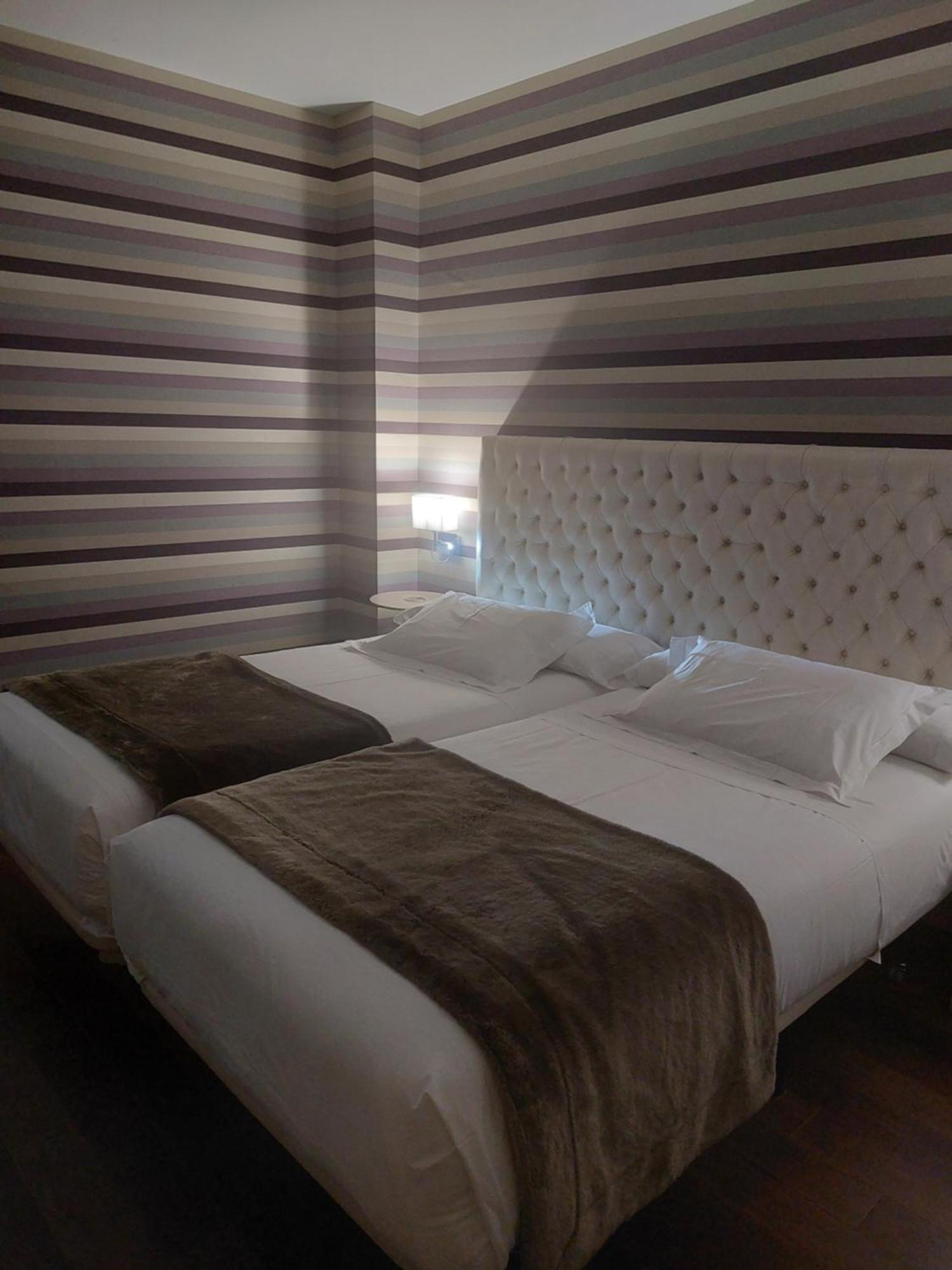 U-Hotel Spa Ciudad De Асторга Экстерьер фото