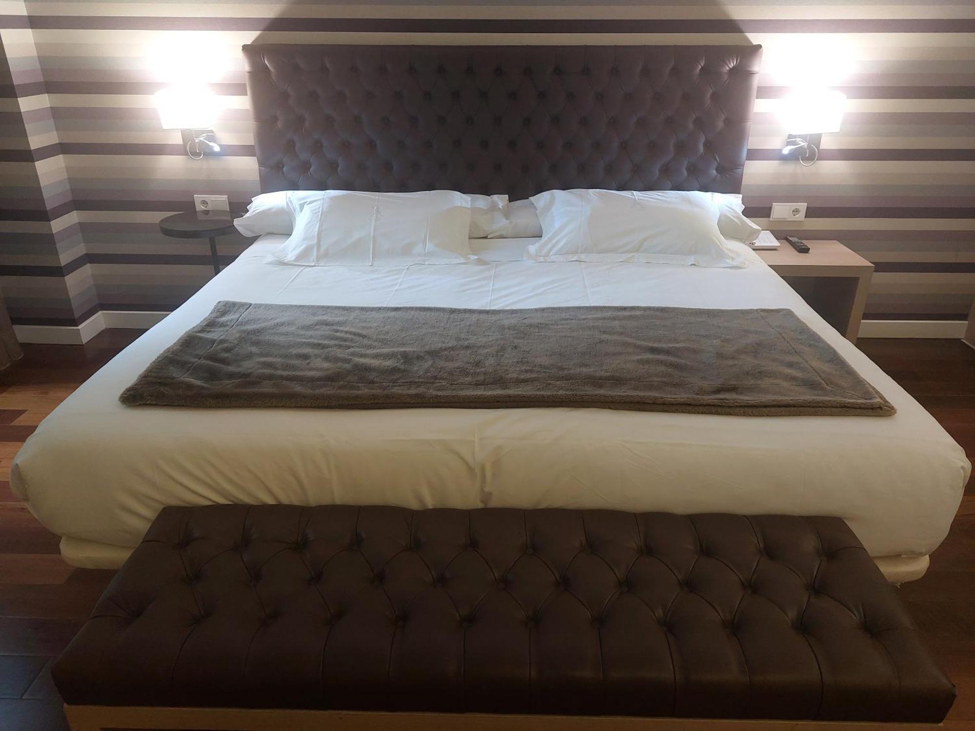 U-Hotel Spa Ciudad De Асторга Экстерьер фото