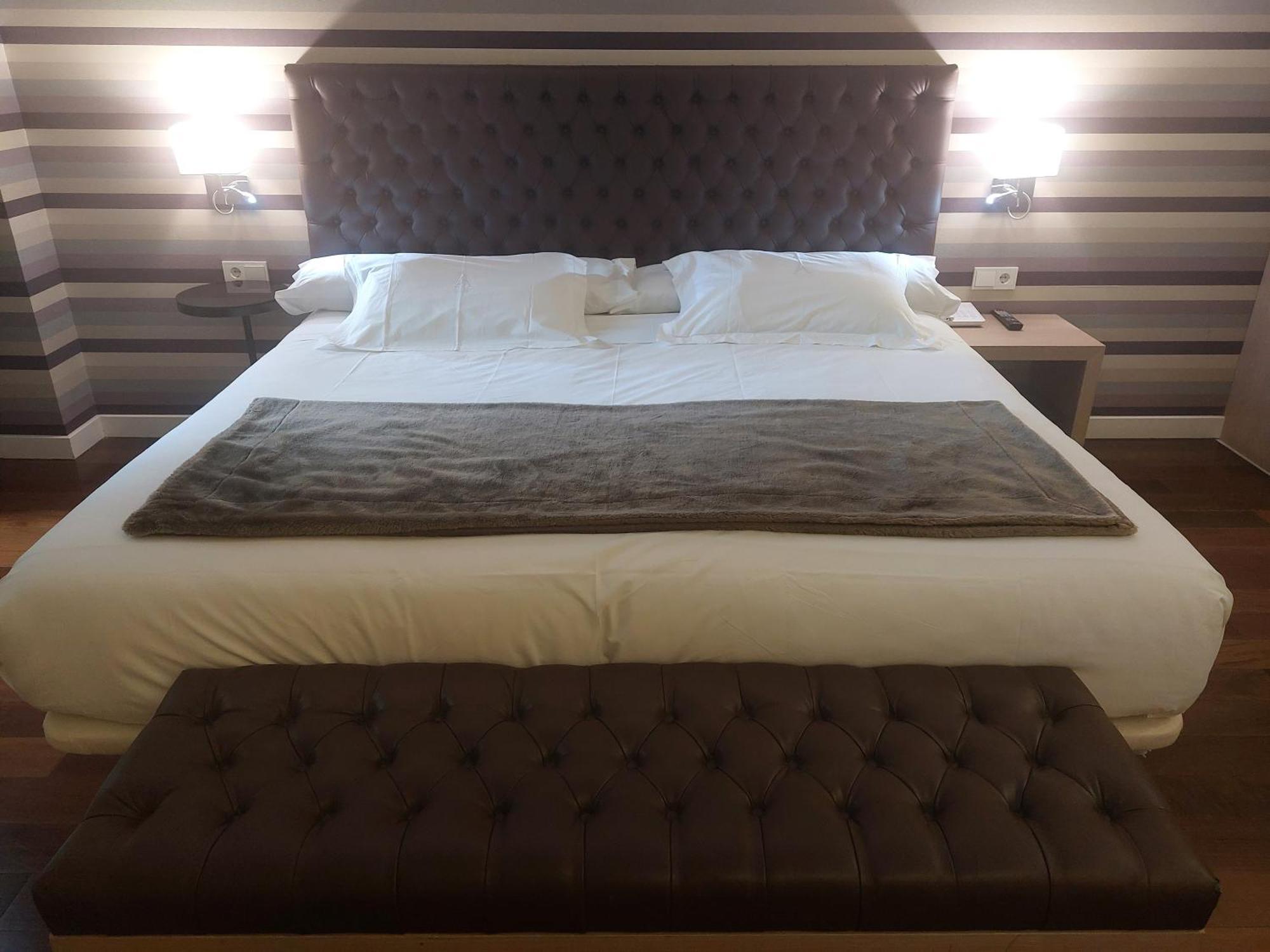 U-Hotel Spa Ciudad De Асторга Экстерьер фото
