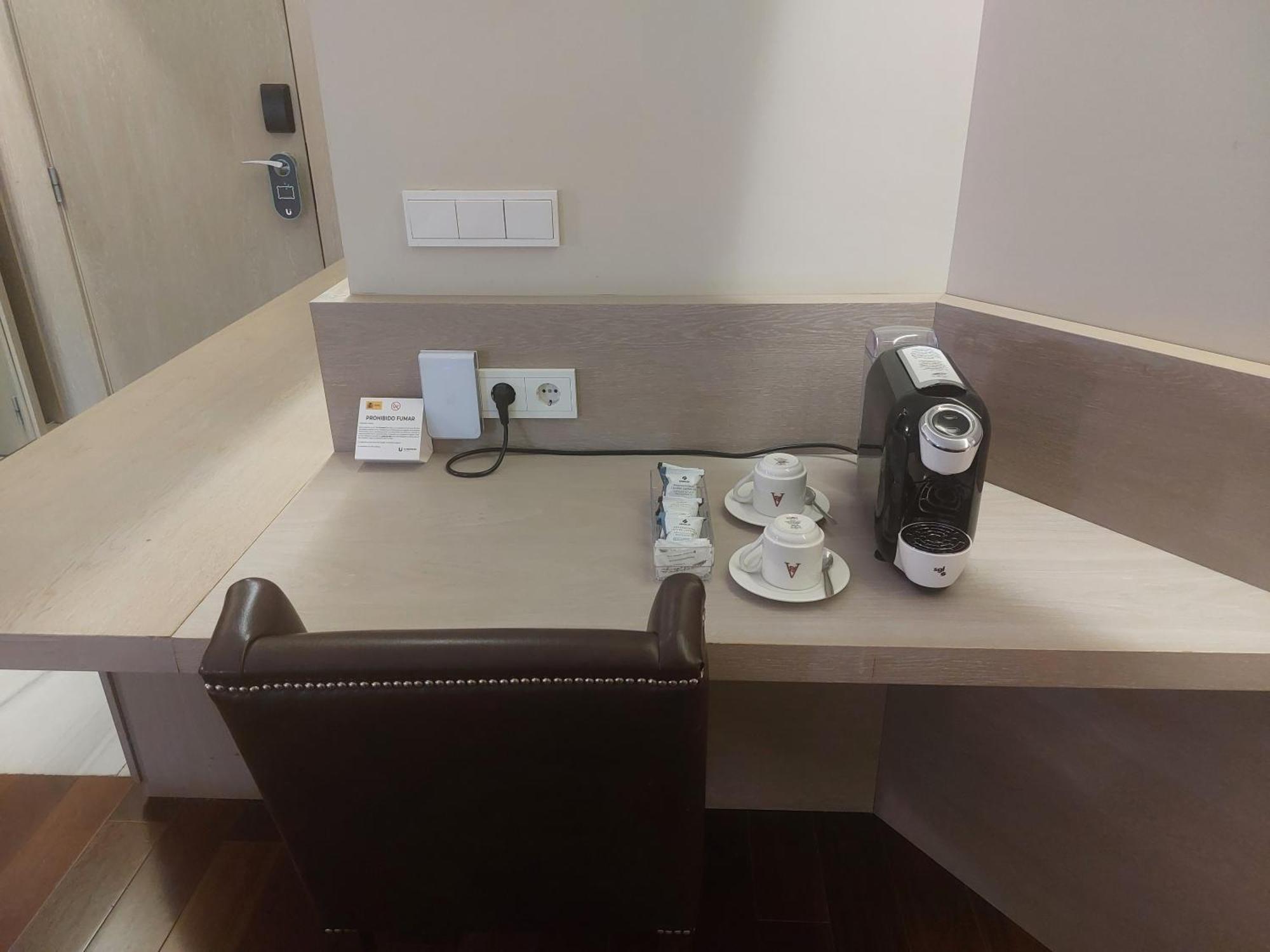 U-Hotel Spa Ciudad De Асторга Экстерьер фото